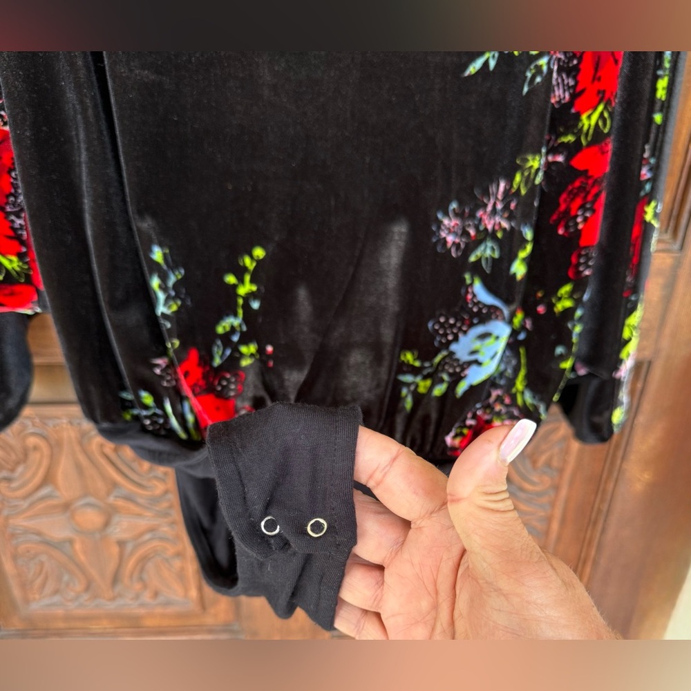 Free People Intimately Black Floral Crushed Velvet Bodysuit. Size Small. NWOT. - Picture 16 of 17